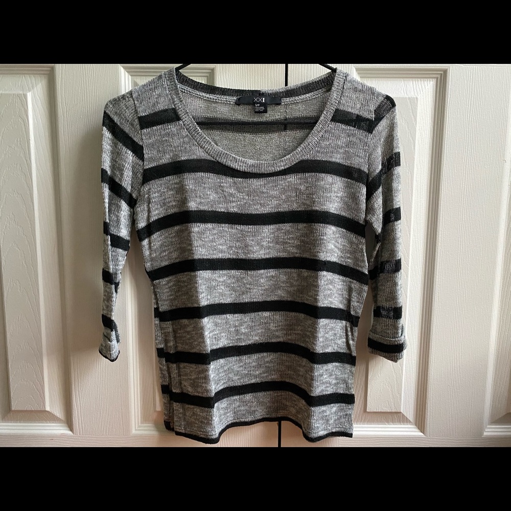 FOREVER21 Light Sweater